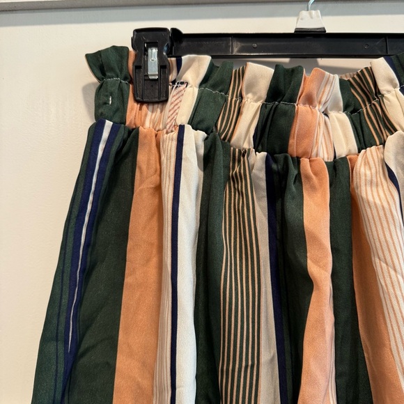 SHEIN Multicolor 2XL Striped Shorts - Picture 3 of 7